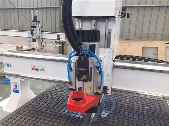 CNC-Fräsmaschine mit Atc-Spindel 1325, Holzbearbeitung, Schneiden, CNC-Maschine, 3-Achsen-Atc-CNC-Fräser, Holzgravurmaschine für MDF-Holztürmöbel